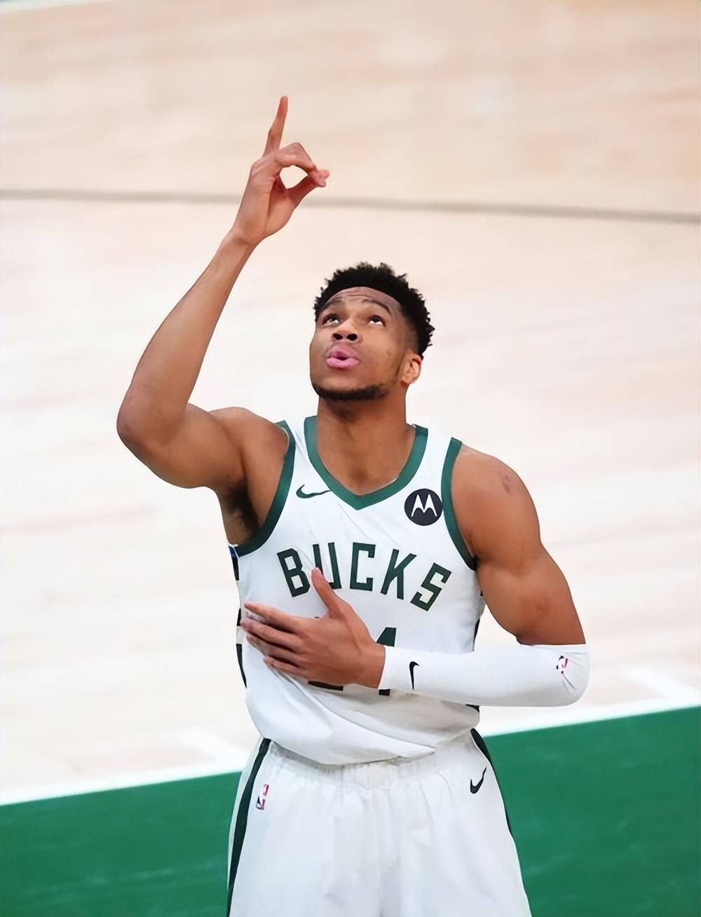 谁就更接近 谁就更接近