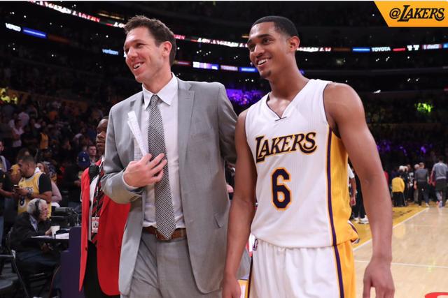 阿坎吉：在国米进球机会比在曼城时多，在英超对手不给你空间