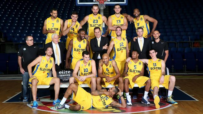 逼迫客队在 逼迫客队在